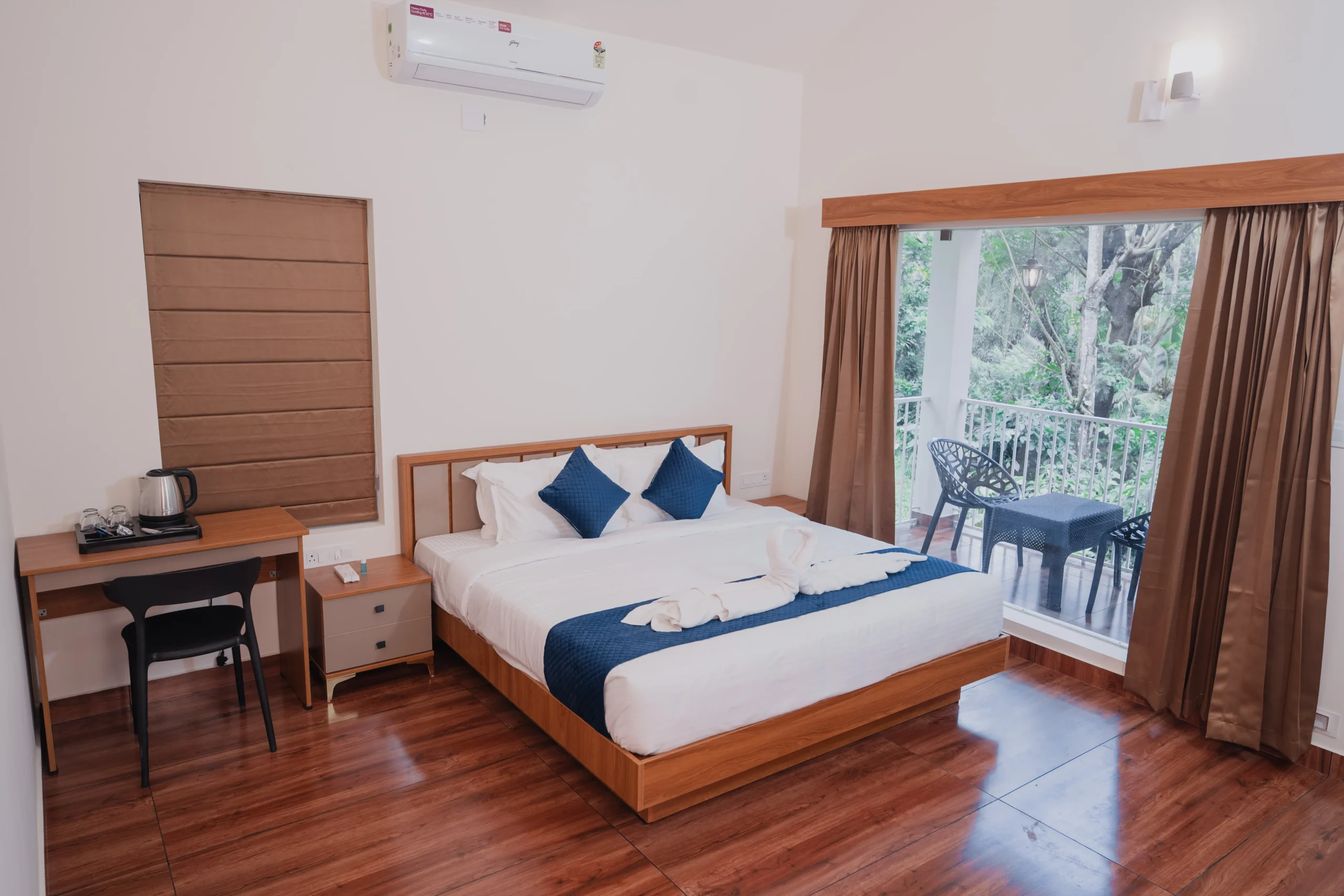 ROOM 2